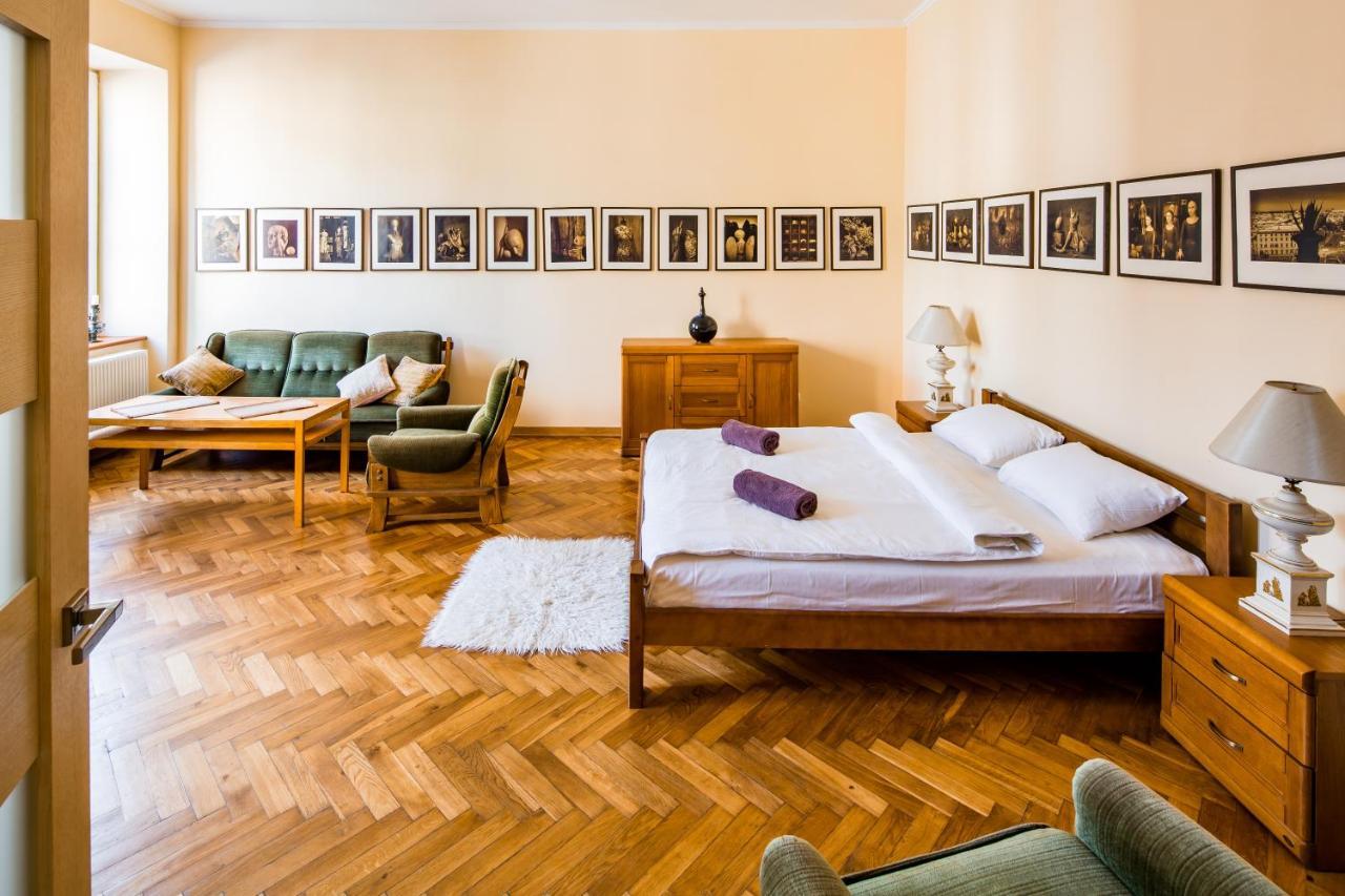 Romari Ставропігійська Appartement Lviv Buitenkant foto