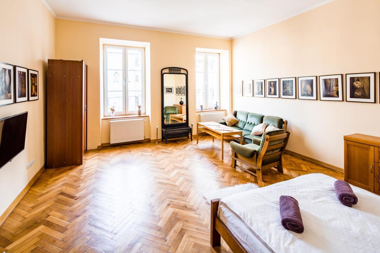 Romari Ставропігійська Appartement Lviv Buitenkant foto